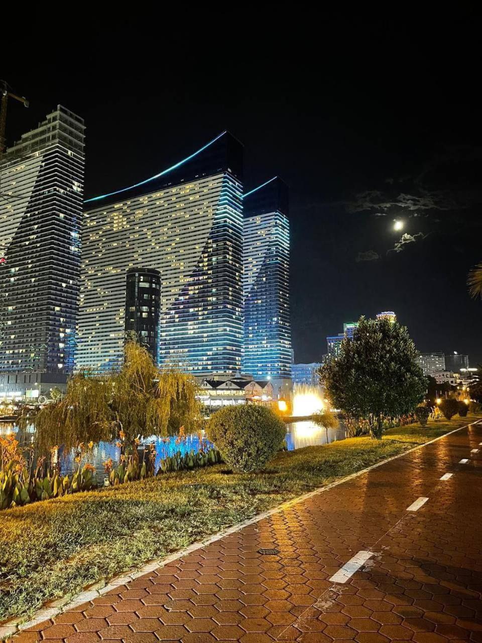 Aparthotel Orbi City Luxury Towers Batumi Exteriér fotografie